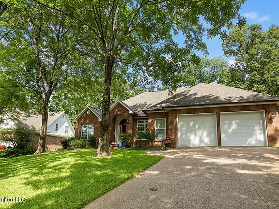 3rd image of 410 Woodland Hills Ct