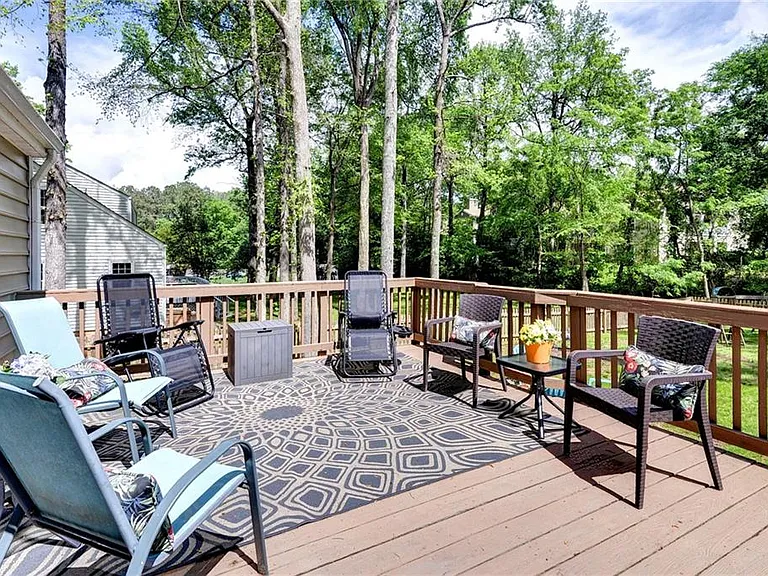 2525 Lauderdale Dr — Photo 15
