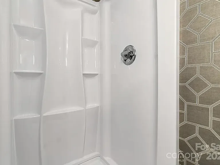 1085 Jenkins Valley Rd — Photo 20