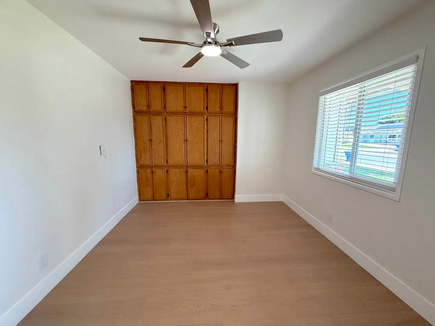 3 Bedroom home with 1 Bedroom Guest House Included! — Photo 4