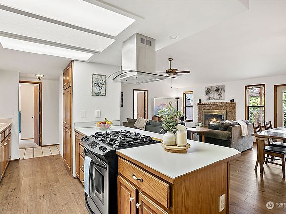 5th image of 9128 Wendy Drive SE