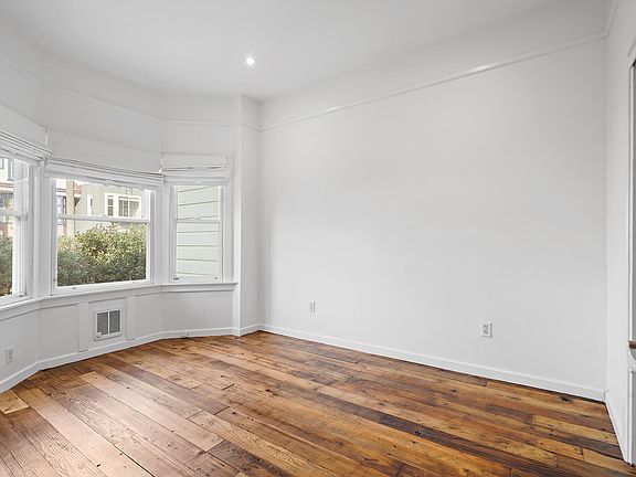 5th image of 3735 Sacramento St