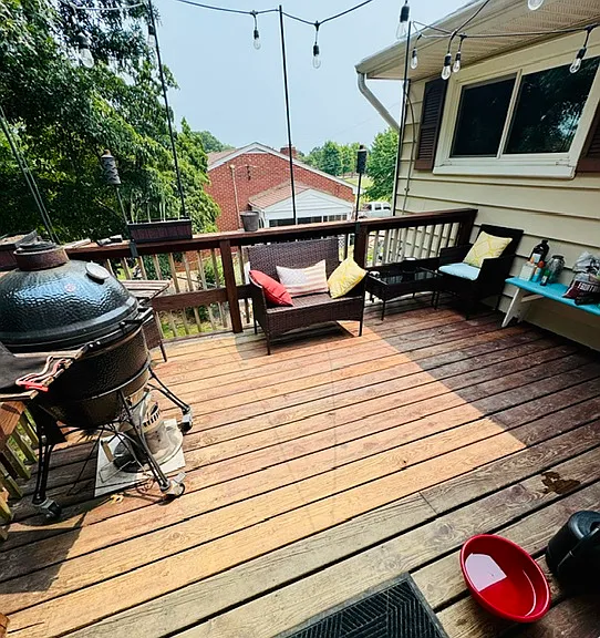208 Surrey Rd — Photo 10