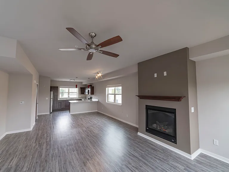 Mammoth Springs Apartments & Townhomes — Photo 103