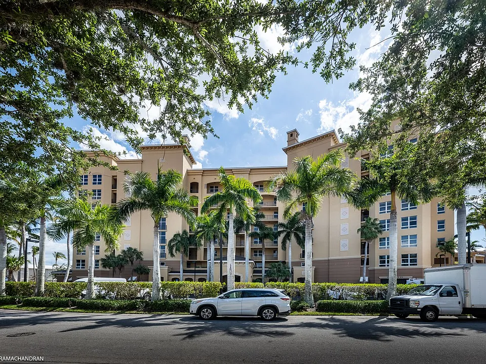 3313 Sunset Key Cir #403