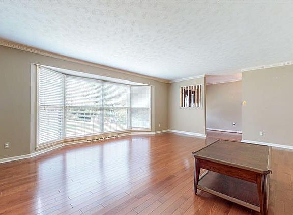 2nd image of 5604 Marilyn Dr