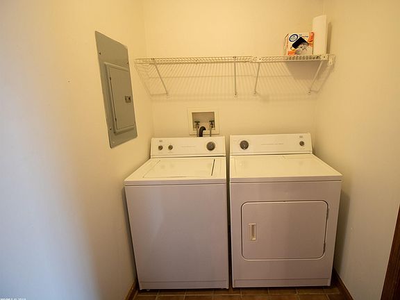 5th image of 445 Wakeman Ct NE
