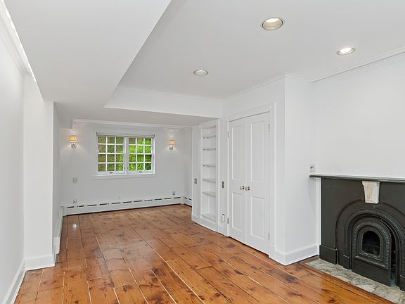 4th image of 208 E 78th St APT 1