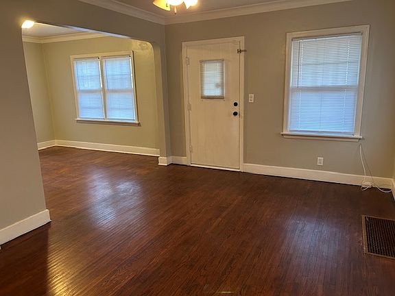 3rd image of 1100 W Loucks Ave