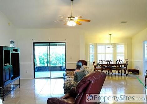 2nd image of 1603 Canterbury Ln