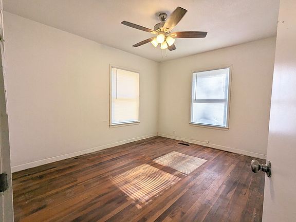 5th image of 302 Blanton St