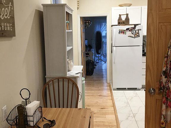 2nd image of 2036 Race St APT 1R