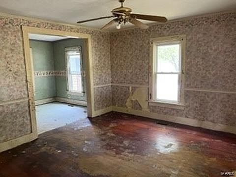 2nd image of 18 Henderson St
