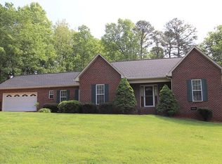 3034 8th Street Ct NE, Hickory, NC 28601