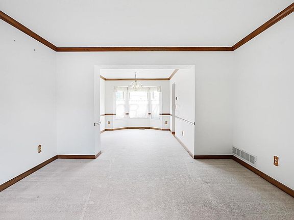 2nd image of 5399 Beringer Dr