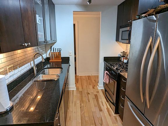 2nd image of 2800 W 44th St Unit 301