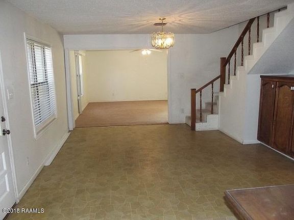 2nd image of 400 Oak Dr
