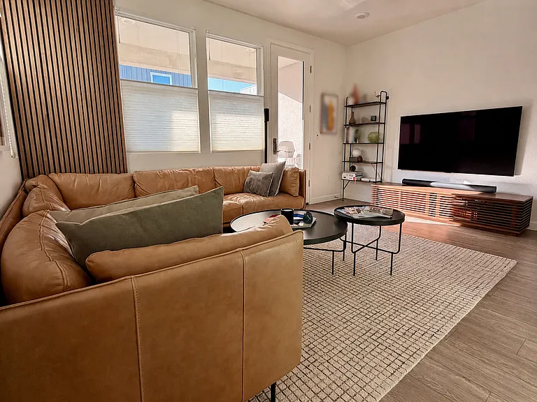 1721 Campbell St — Photo 12