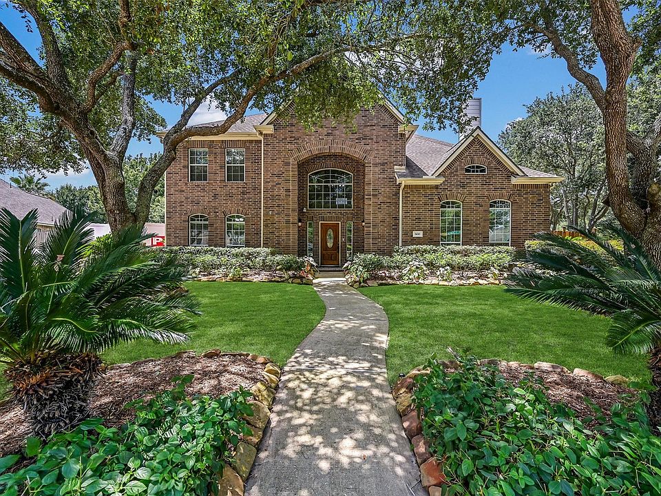 1st image of 800 W Lake Cir