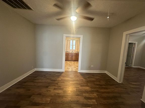 3rd image of 3509 Maplewood Dr
