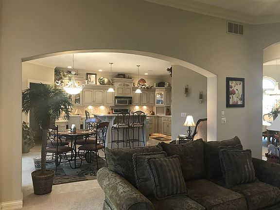 4th image of 351 Stillwater Dr