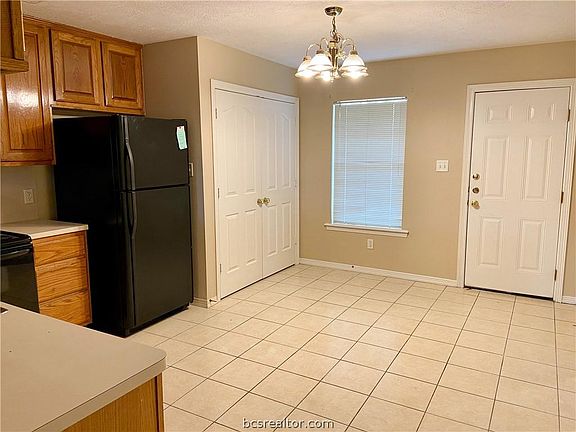 4th image of 1403 Western Oaks Ct