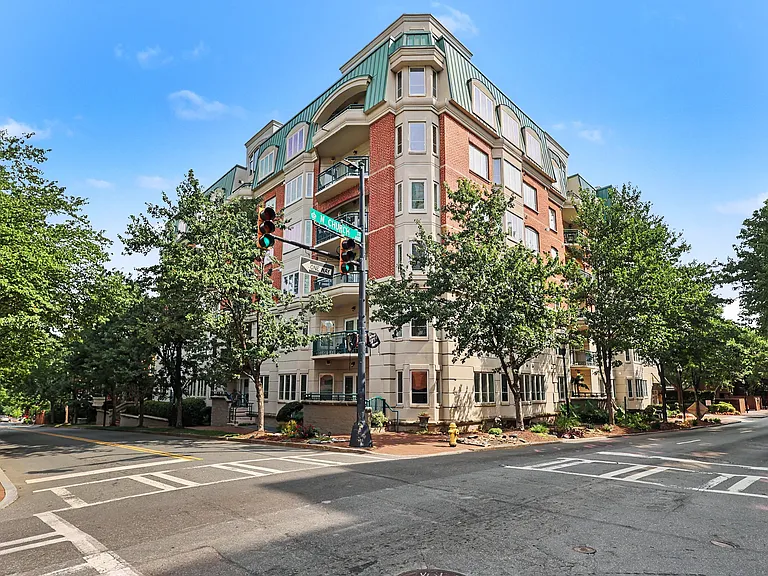 401 N Church St #208 — Photo 22