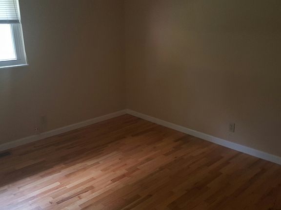 3rd image of 11564 Burgess Ave