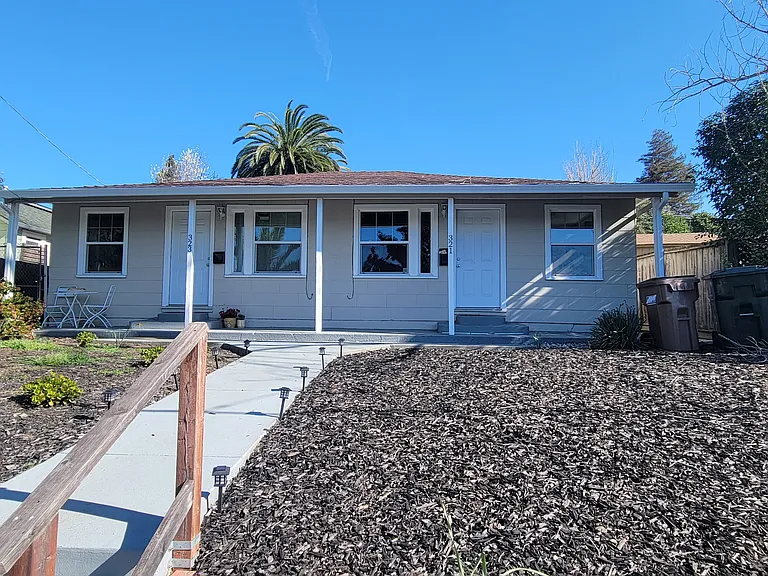 321 W K St — Photo 1