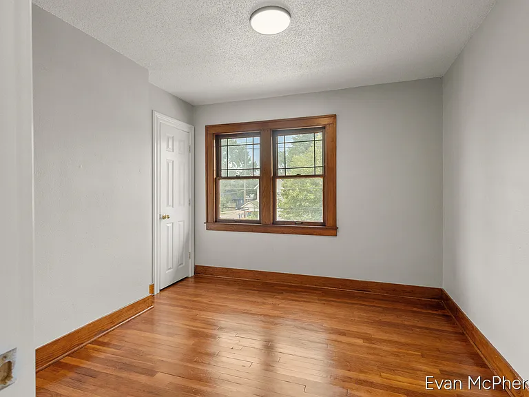 732 5th St NW — Photo 16