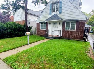 6944 Kessel St, Forest Hills, NY 11375