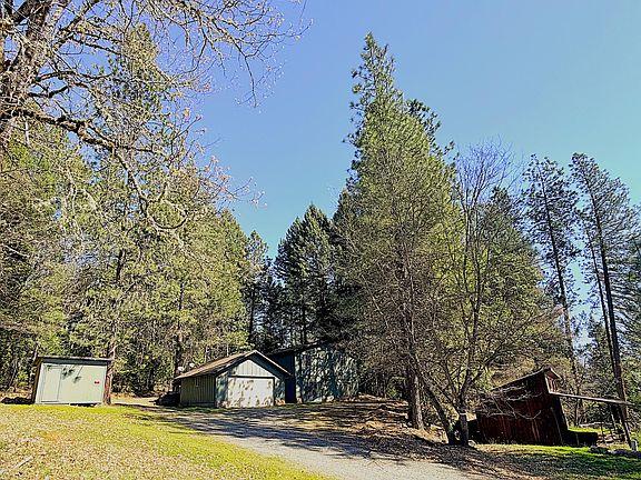 2nd image of 250 Tunnel Creek Rd