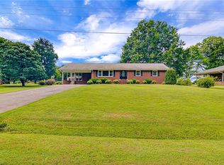 4530 Poindexter Rd, Walkertown, NC 27051