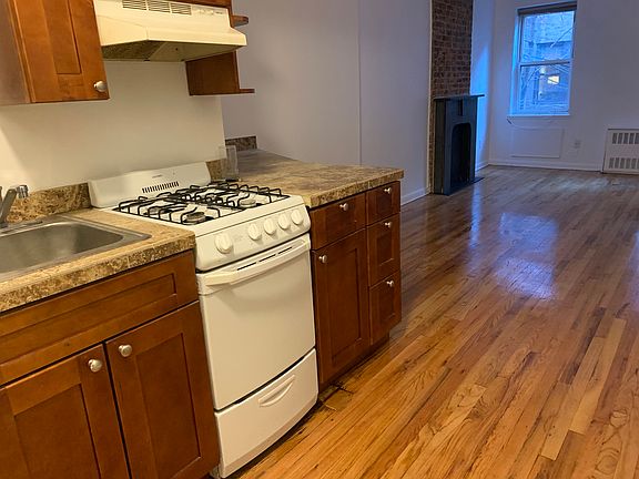 3rd image of 216 E 77th St APT 4A