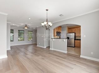 408 Eichwurzel Ln #D, Houston, TX 77009