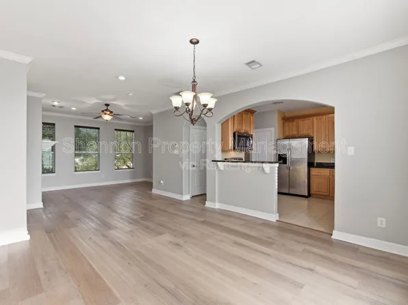 408 Eichwurzel Ln #D, Houston, TX 77009