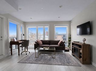 108 23rd Ave SW #302, Calgary, AB T2S 0J1