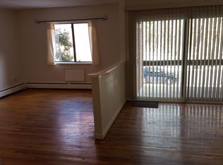 935 High Path Rd, Windsor, CT 06095