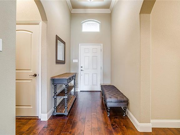 4th image of 321 Pecos Dr