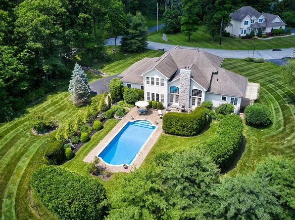 57 Coachlight Drive, Poughkeepsie, NY 12603