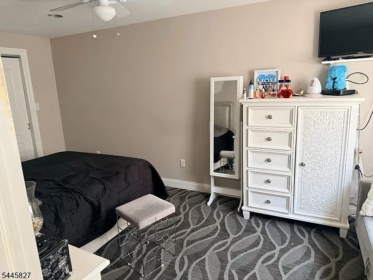 136 Belmohr St #1 — Photo 6