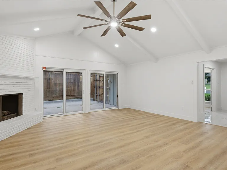 7517 Meadow Oaks Dr — Photo 15
