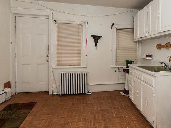 2nd image of 19 Leonard St