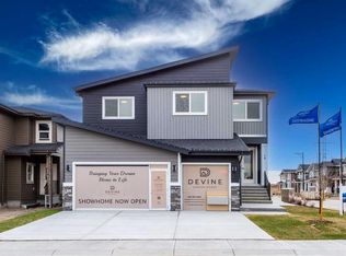 10 E Waterford Mews, Chestermere, AB T1X3B4