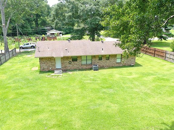 4th image of 92 Shamrock Dr