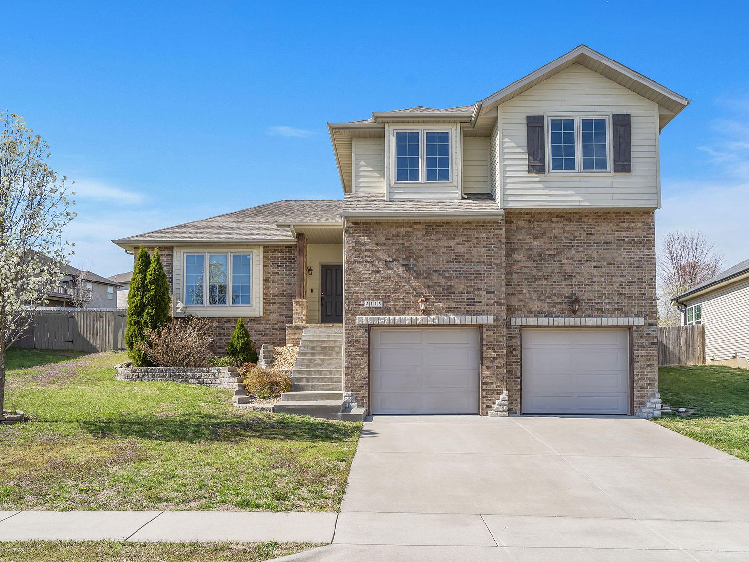 west.more.land様 VK-16 RUST / MULTI | Loloi Rugs