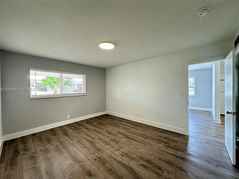 3720 NE 22nd Ave #12 — Photo 11