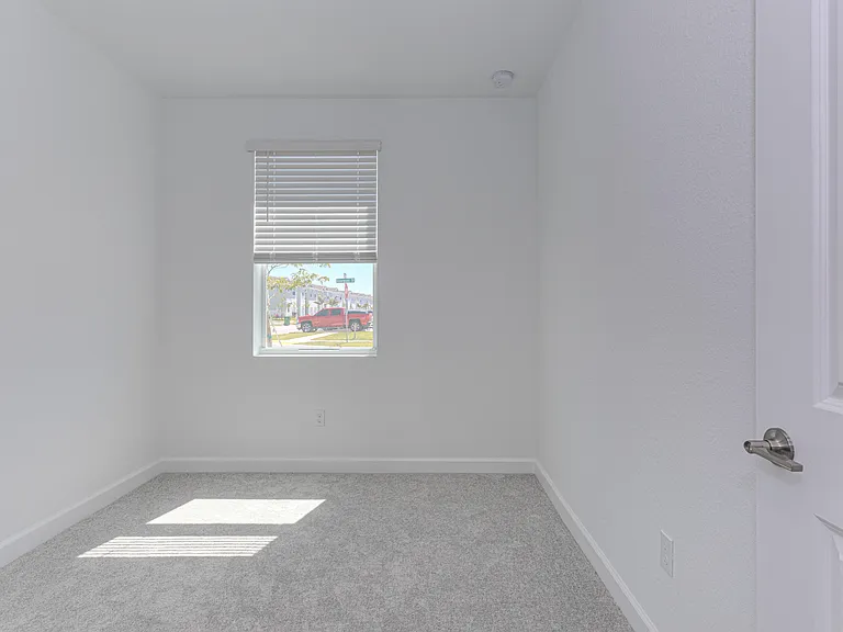503 SE Rivergrass St — Photo 23