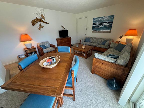 5th image of 2137 Asbury Ave APT 11