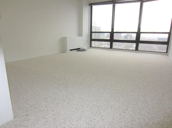 1636 N Wells St APT 1210, Chicago, IL 60614